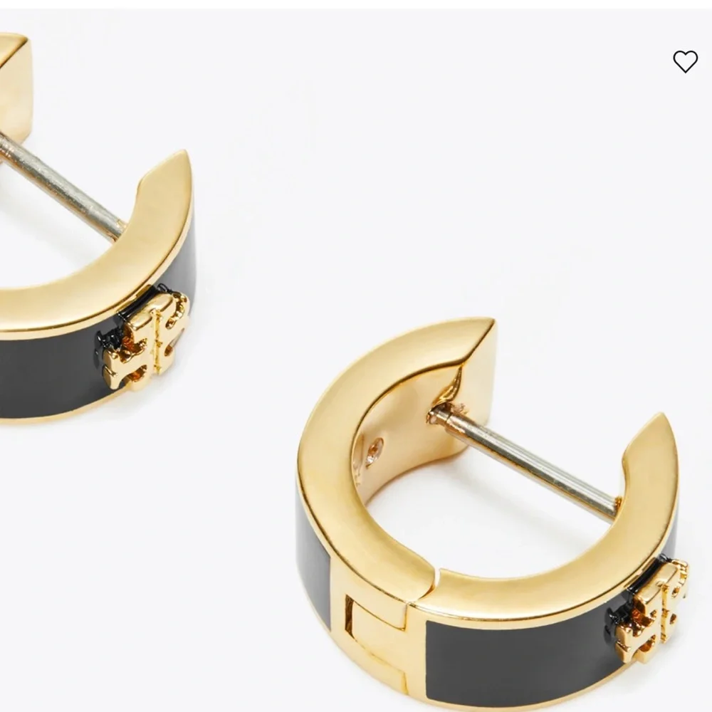 Tory Burch Hoop KIRA HUGGIE EARRINGS black and gold - Picture 6 of 11